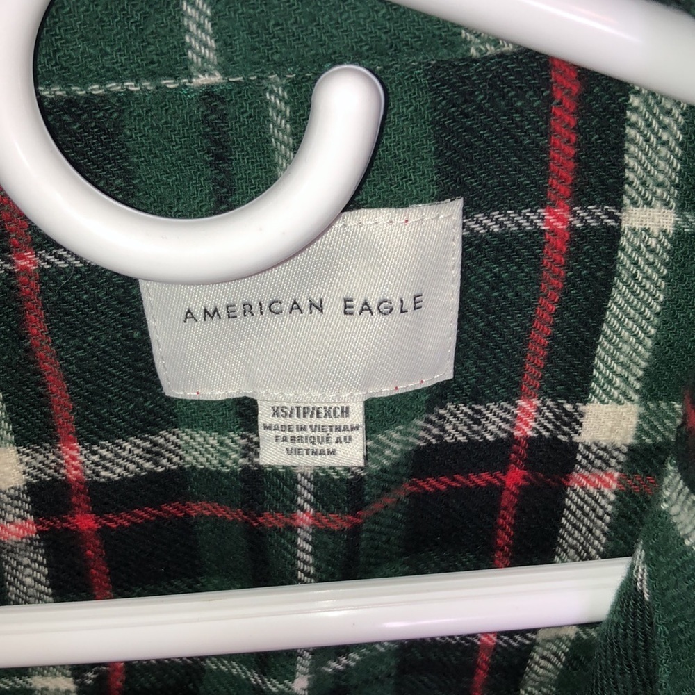 American Eagle red green and white flannel fall or winter style size XS soft​​ - Picture 4 of 6